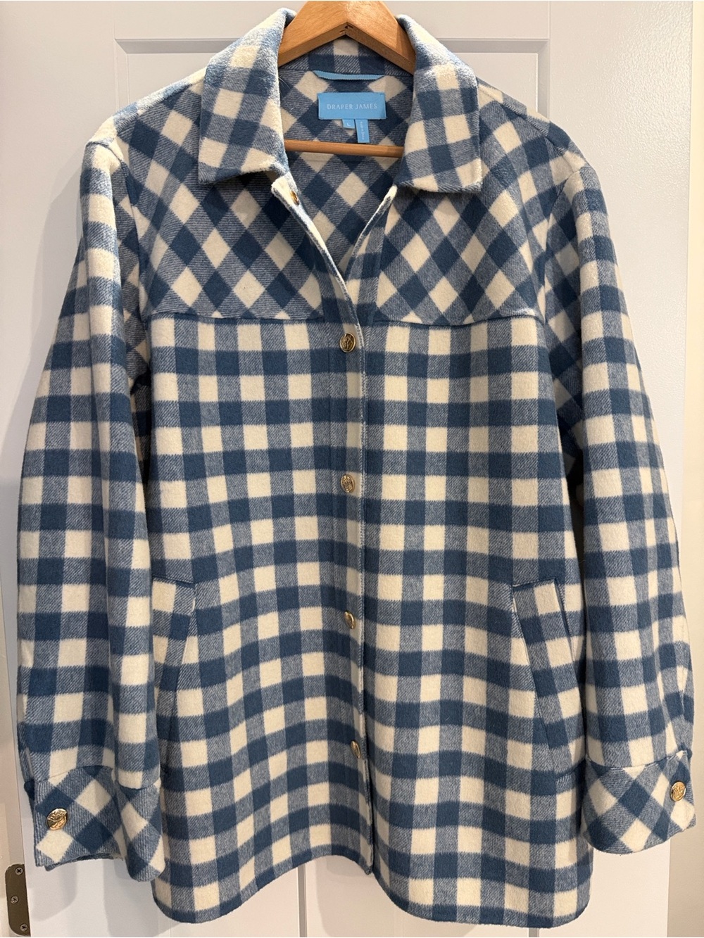 NEW Draper James Buffalo Check Plaid Shirt Jacket Blue & White Gold Floral Butto